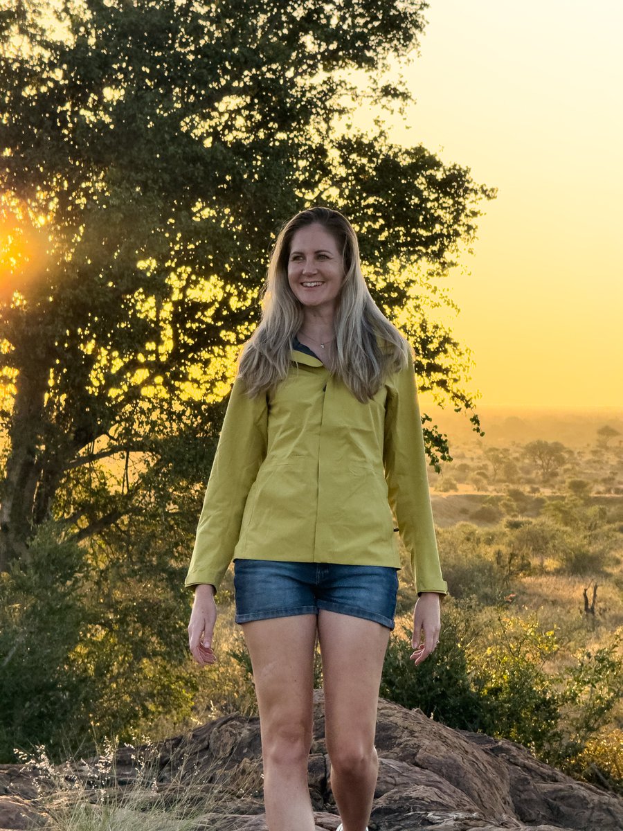 HiTec_SA's tweet photo. The Storm jacket boasts DRI-TEC waterproof technology, ensuring you stay dry even in the toughest weather. With a waterproof rating of 3000 mm H²O and taped seams, it's your reliable companion for hiking, walking, or exploring in any downpour. 

#hitecsa https://t.co/txNeqh8TUM