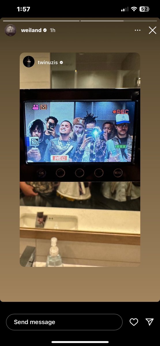 👀