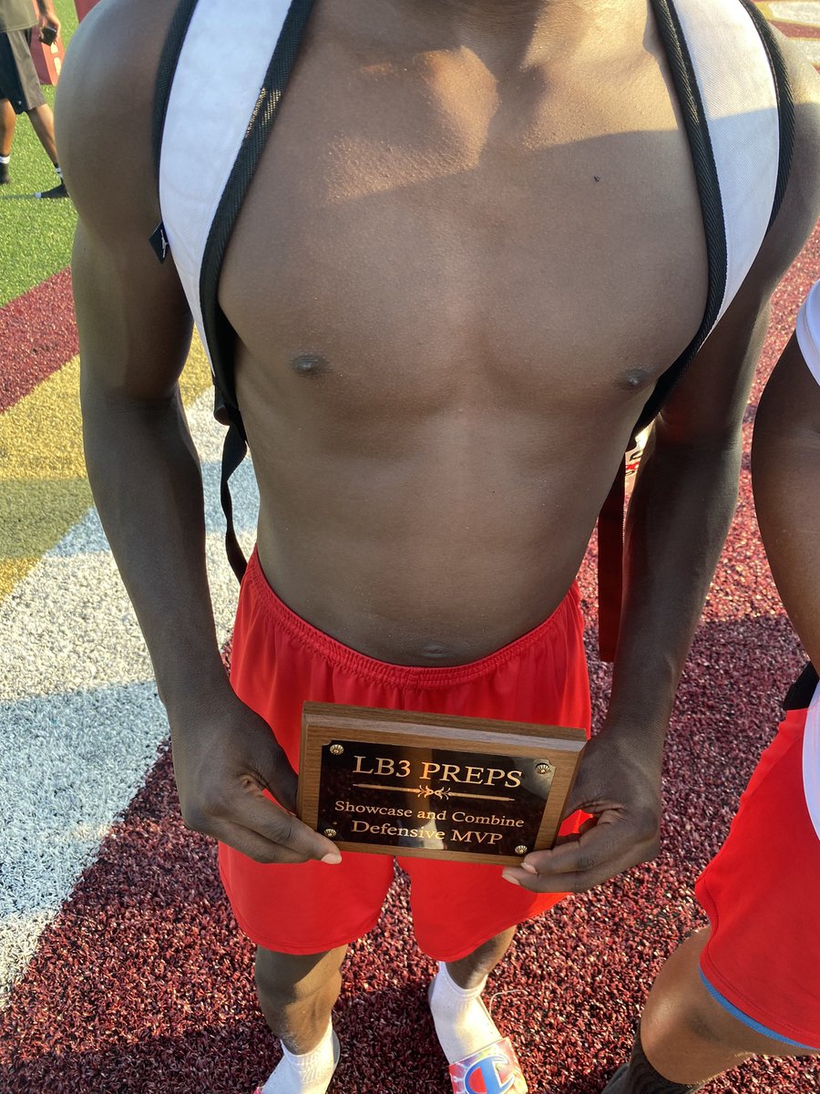 1JustinCooks's tweet photo. Good day at the LB3 Camp Ended with the Overall Defensive MVP award!!! #20 @HCoachRJ @justinbraden @CSmithScout @Coach_Springer1 @KoachRoss @TerrenceIsaac1 #JustinCooks #SeniorSeason https://t.co/2KKA59y85H