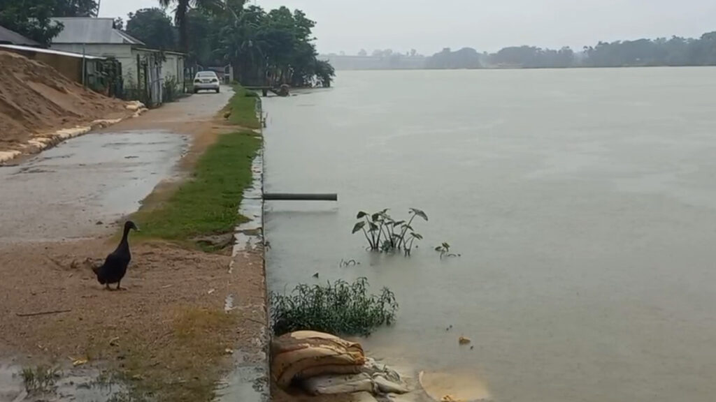 ২৪ ঘণ্টায় ৬০ সেন্টিমিটার বেড়ে বিপৎসীমার ওপরে সুরমার পানি
