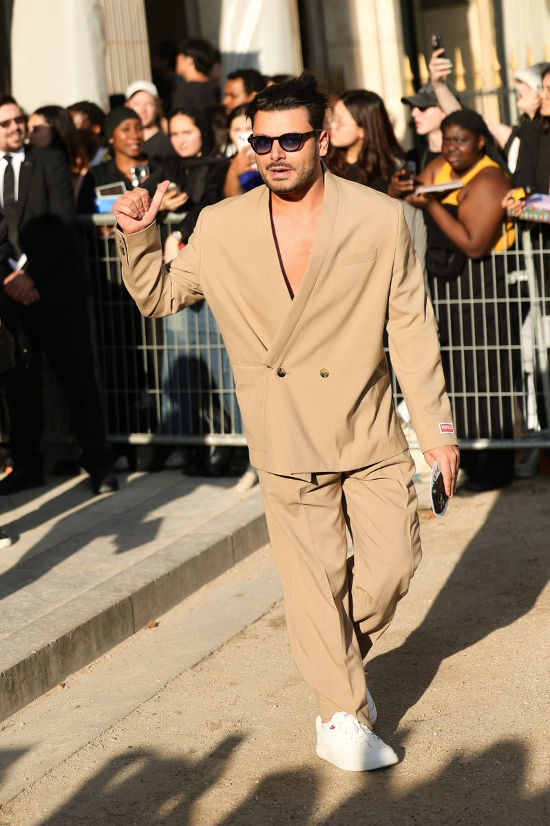 #KevAdams fête aujourd'hui ses 33 ans ! Nous évoquions il y a quelques jours son nouveau look à l'occasion de la #FashionWeek de Paris. 

🔗 trib.al/uORANx9