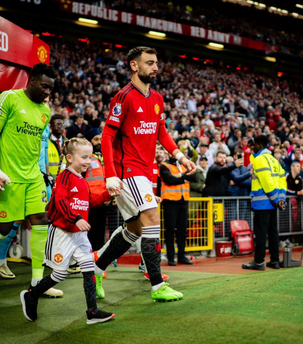 UtdGotham's tweet image. Happy New Month, football fans! 🎉 Embrace the fresh start with passion and determination. Every goal begins with a dream and a new opportunity. Let's make this month count, both on and off the pitch! #NewMonthNewGoals #FootballSpirit"