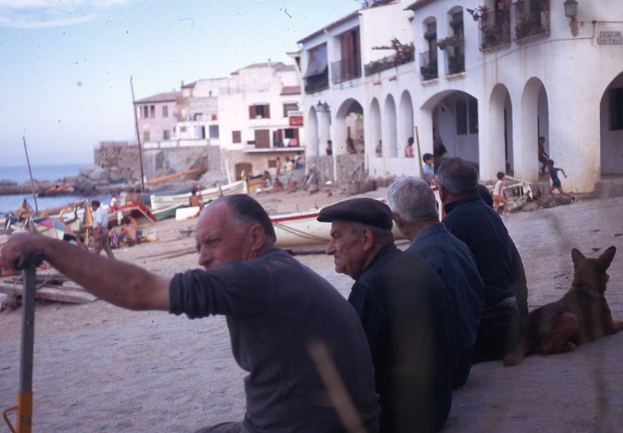 Calella de Palafrugell el juliol de 1970.

📸Lluís Noëlle
🎨 Color original