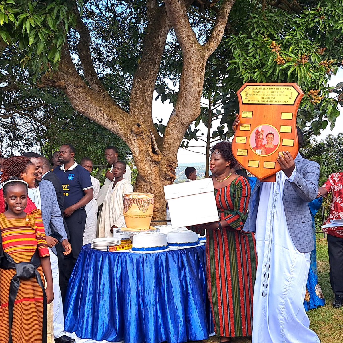 cleversorigin_'s tweet image. We are the winners of the Buganda Royal Arts Shield Festival (BRASHFEST) 2024.