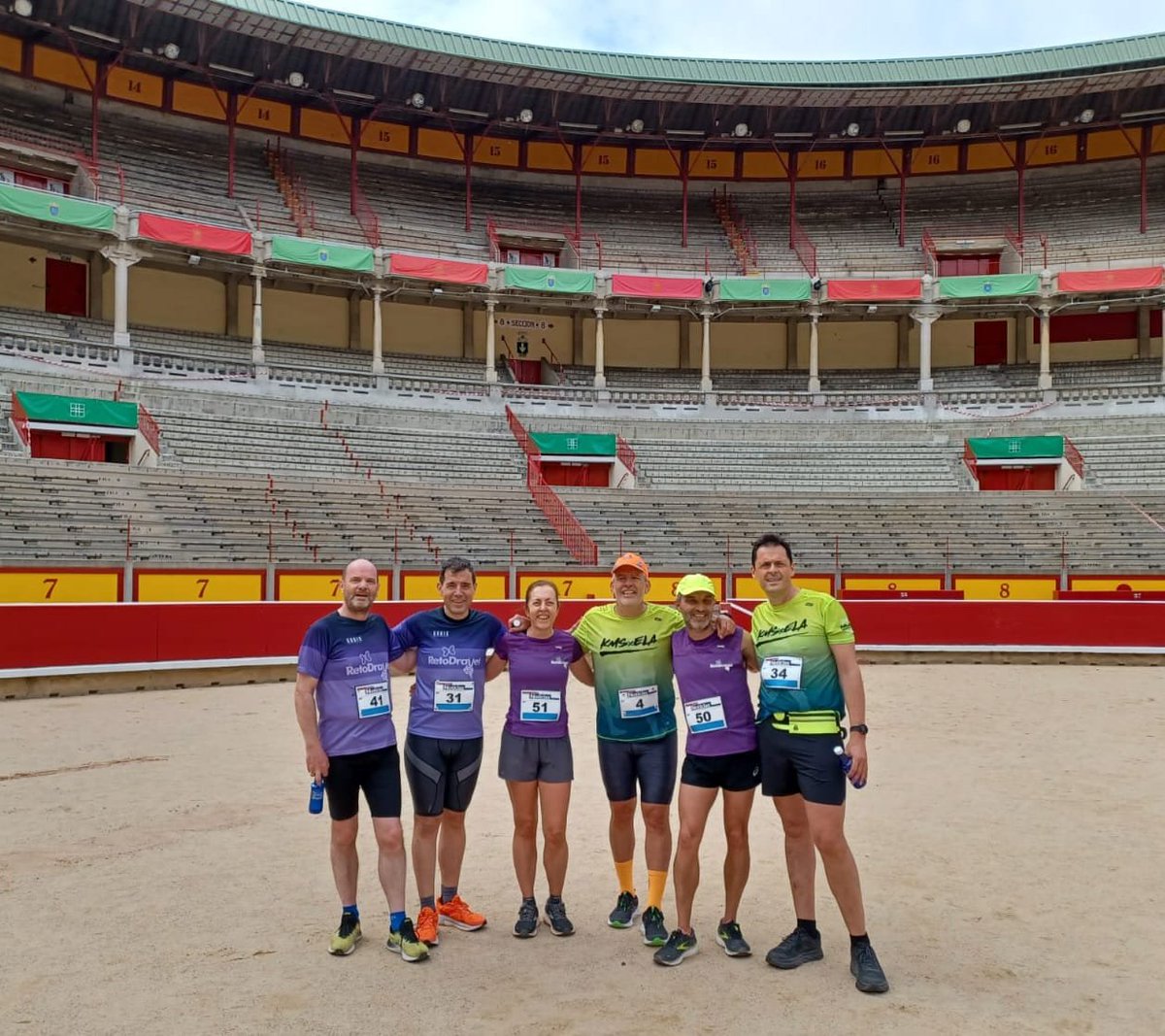 Así empezó // Así subimos la cuesta de Santo Domingo // Así siguió // Así terminó.

Ayer, <a href="/CarreraEncierro/">Carrera del Encierro</a>, última de la temporada. 
6 segundos más lento que el año pasado. Pero un año más corriendo y rodeado de buena gente.

Quedémonos con lo importante 🤩