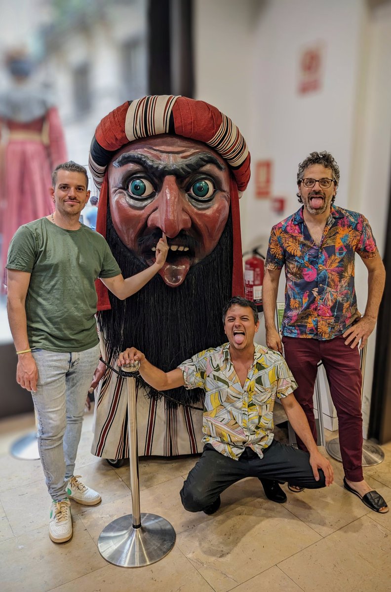 Ieep! Avui a rumbejar a la <a href="/FMterrassa/">Festa Major de Terrassa</a>
Qui s'hi apunta? ⚡ #FestaMajorTRS