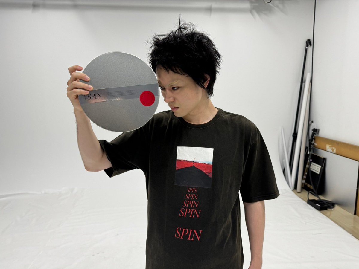 sudamasakimusic's tweet photo. 【特製缶BOX💿】
リリースまであと2日✌️
インパクト抜群の完全生産限定盤特製缶BOXはこんな感じ✨
皆さんも是非手に入れてください🔥
ご予約はこちらから💿
https://t.co/QWgG4wOhDu
#菅田将暉SPIN https://t.co/a1VCmJ71cG