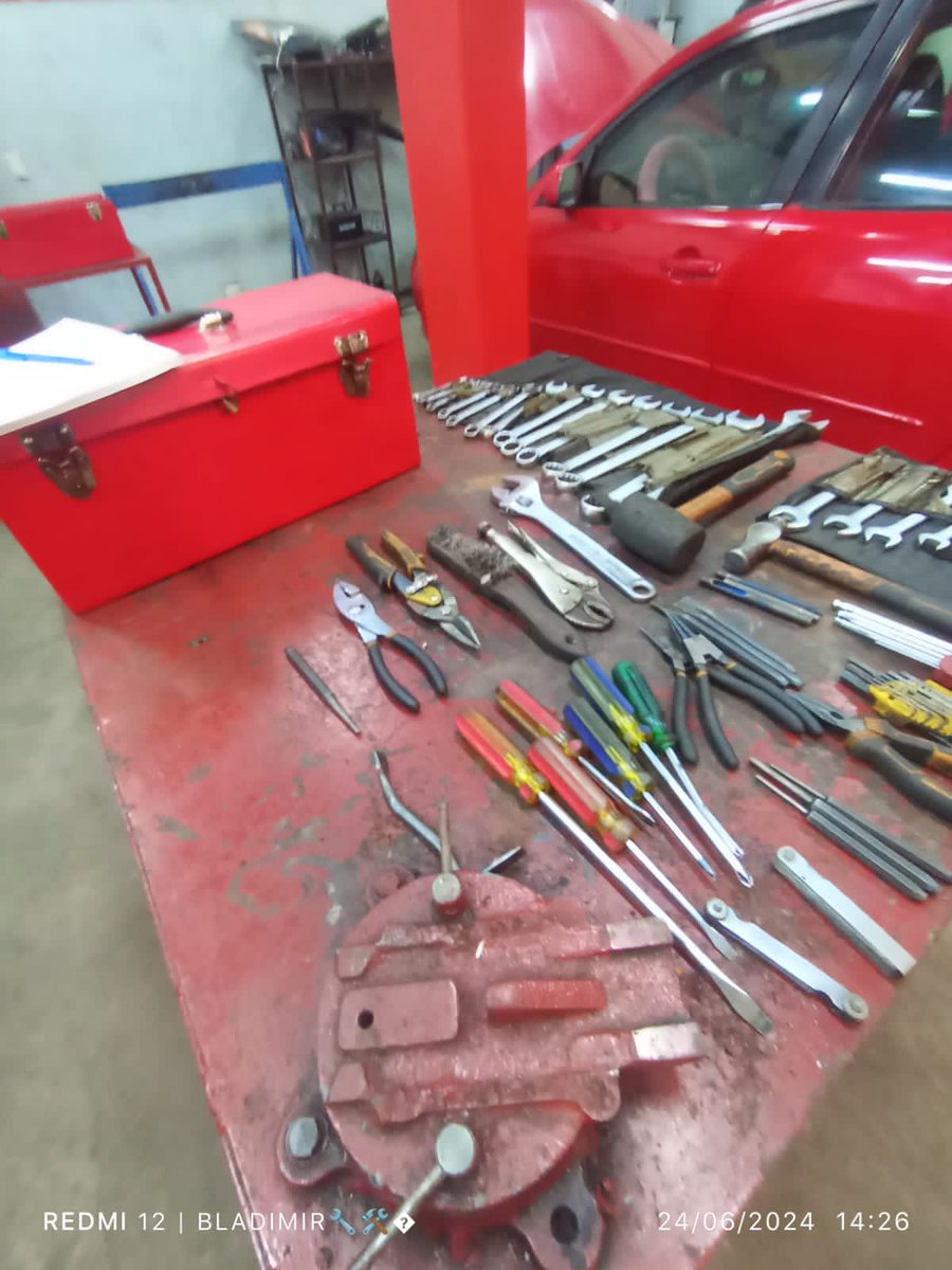 Oportunidad de aprendizaje técnico de mecánica automotriz gracias a los que hacen esto posible.

Ellos ya se encuentran en el programa de beca. Excelente jóvenes aprovechen esa oportunidad y los que hacen esto posible. 

Servir a nuestra gente  no servirnos de ellos.