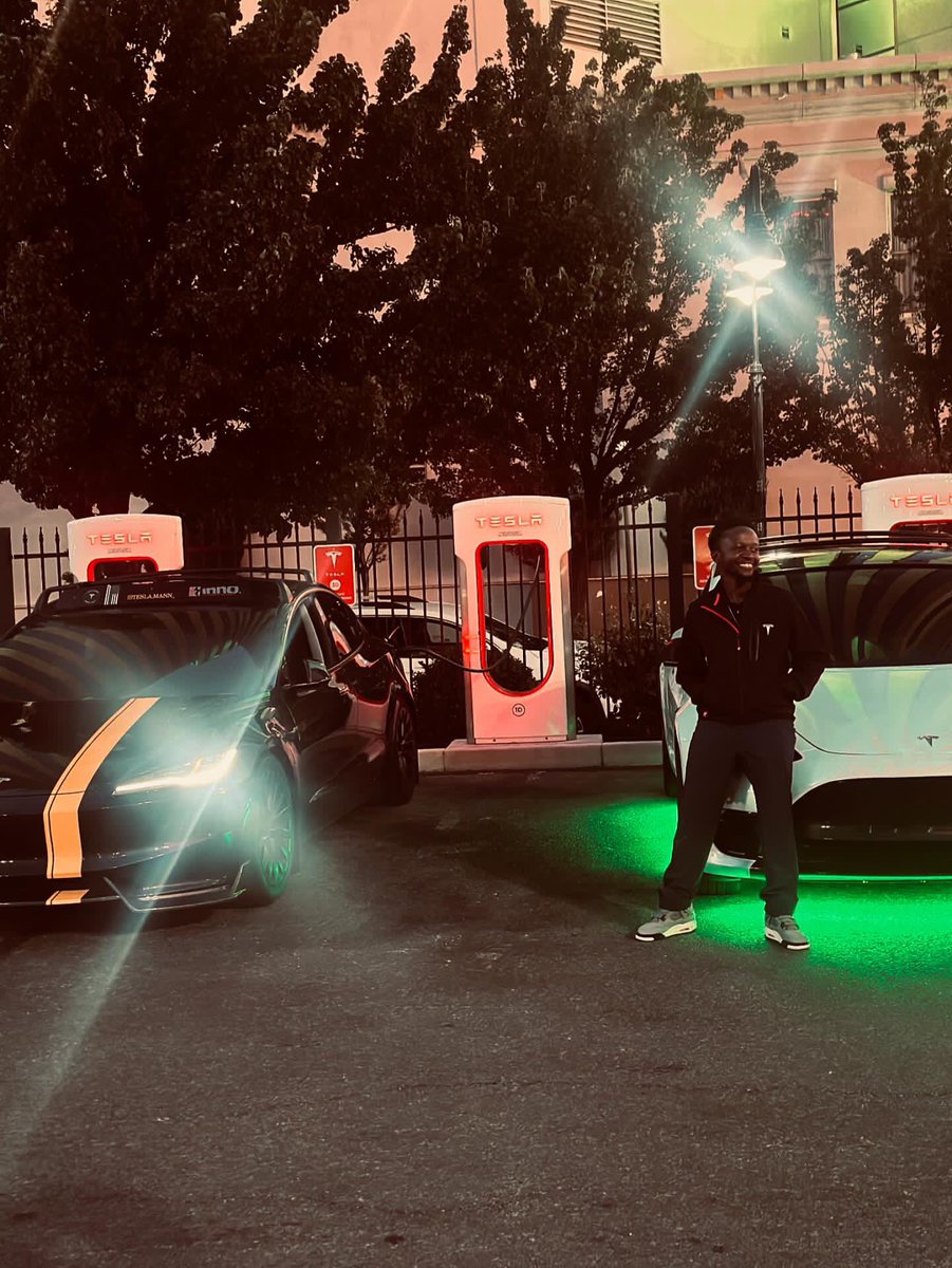 GibsonKawago's tweet photo. Pain creates genius ! #TESLA #Nevada #Reno #NevadaReno https://t.co/9tFuLPOyvA