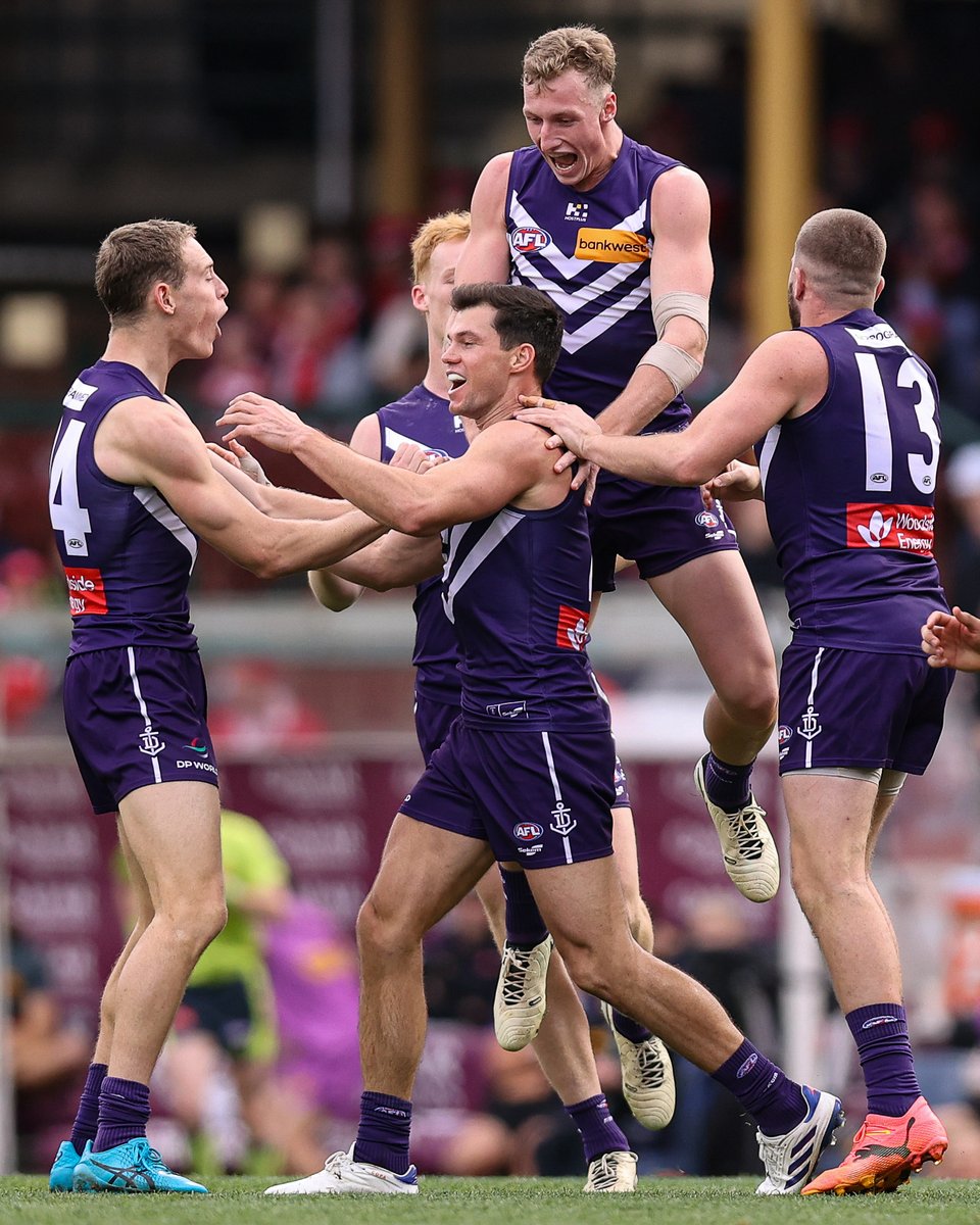TheRunHomeSENWA's tweet photo. A tale of 2 teams...

Join us from 3pm today with all of the reaction from a big weekend for the Eagles and Dockers! ⚓️🦅

Call: 13 12 55 // Text: 0487 736 736 📲☎️

@SENSpirit621 @SEN_track @SENWestAus https://t.co/gp98o089wk