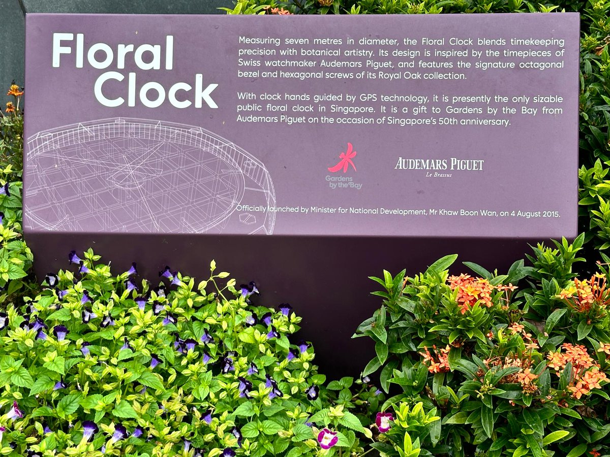 MOBATIME's tweet image. Celebrating Innovation and Beauty: The MOBATIME Flower Clock in Singapore 

Inspecting this marvel alongside the dedicated individuals who maintain its beauty, We're reminded of the essence of MOBATIME.

#Gardenbytheway #FlowerClock #Innovation #Singapore #Timekeeping #Technology