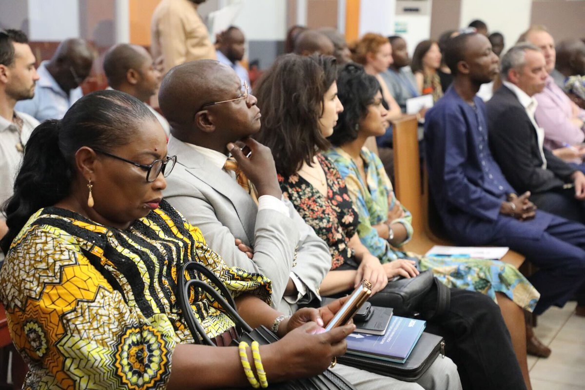 ASF_NGO's tweet photo. 🇨🇫 ASF lance le projet "Rendre effectif l'accès aux droits et à la justice", développé par @francediplo. 

L'objectif du projet est de renforcer les droits des détenu‧e‧s par l'accès à la justice et la mobilisation de la #sociétécivile et du #systèmepénal en #RCA. 

#Détention https://t.co/u9WIlOmJvz