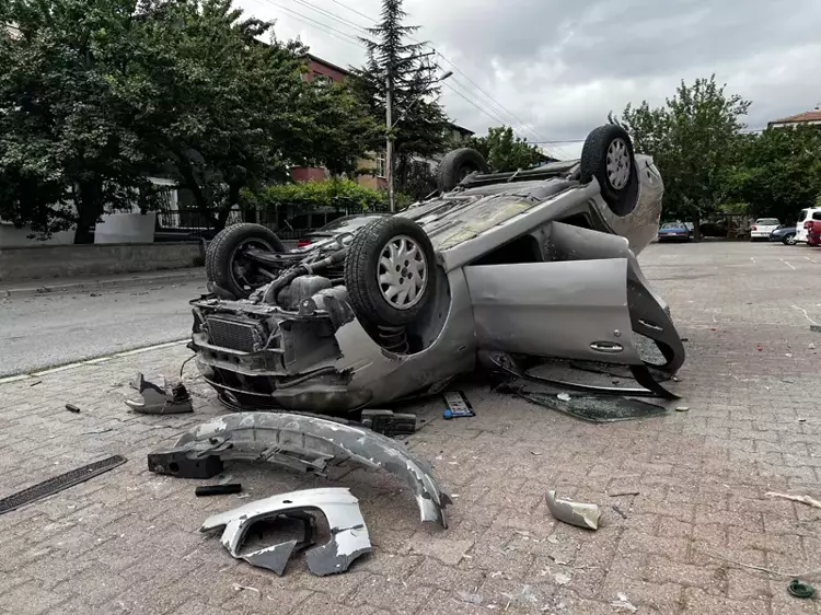 Abu_Orwa91's tweet photo. انقشع الدخان عن قيصري بعد ليلة رعب حقيقي
هذا الاعتداء الجماعي الأكبر على ممتلكات السوريين في تركيا وظهر من العدم

بعد 6 أشهر من الهدوء أعادت المعارضة الملف على الطاولة معلنة بداية سباق جديد انخرطت فيه الحكومة بحملة تفتيش غير مسبوقة في عنتاب https://t.co/eqSjFIDjTn