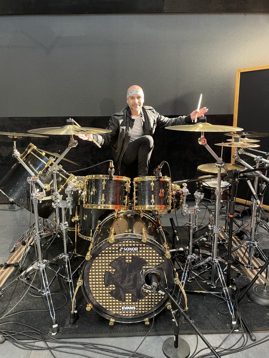 FDFX's tweet image. #lacasetera Terminando de grabar nuestro álbum de inéditas 🙏🌟