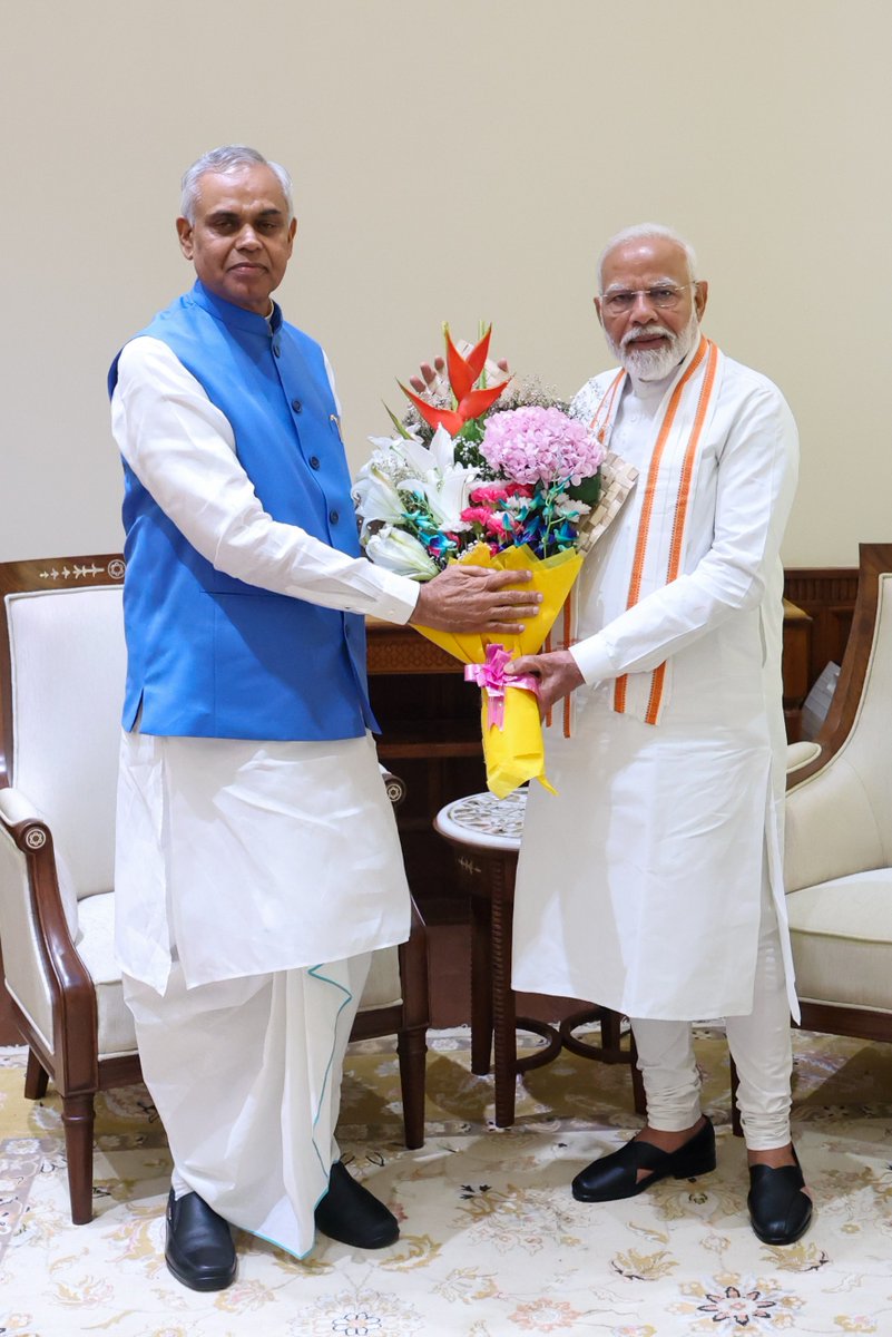 Governor of Gujarat, Shri Acharya Devvrat, met Prime Minister <a href="/narendramodi/">Narendra Modi</a>.
