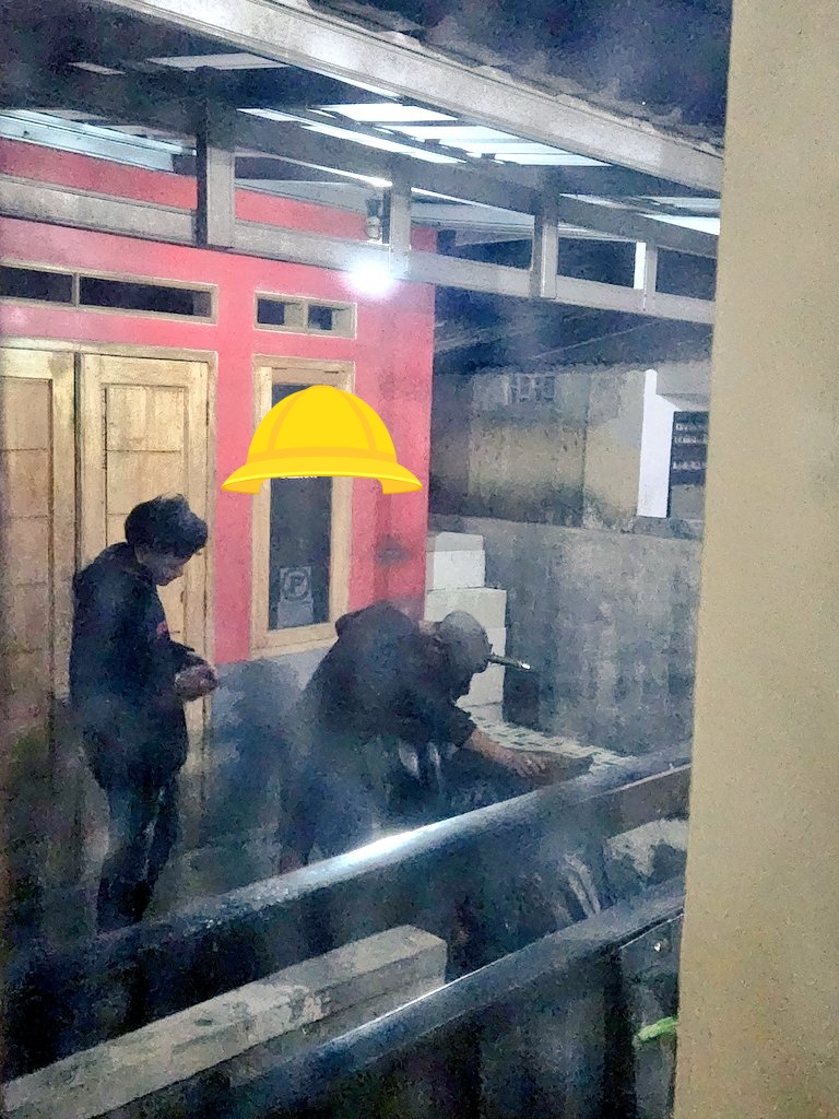 wiah_na99's tweet photo. Parkir di tempat org, ngalangin jalan,
 d tegur bukannya minta maaf malah ngeliatin 
Malem sebelumnya pacaran d teras orang https://t.co/LeTOwtIZpo
