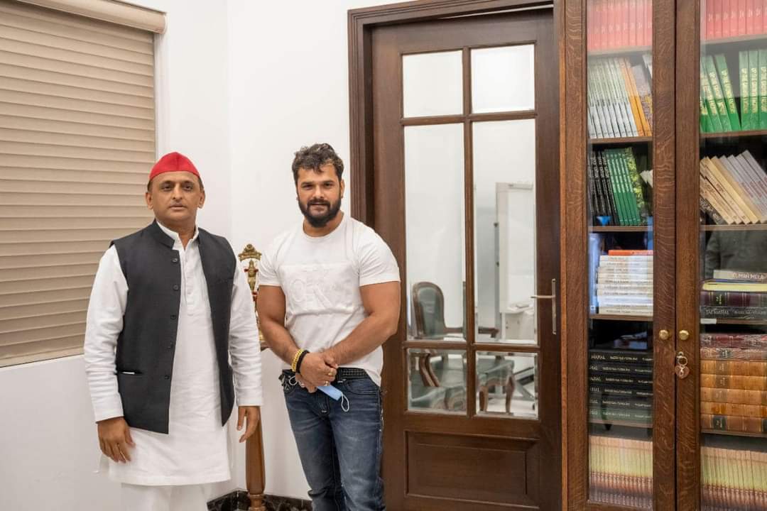 khesariLY's tweet photo. देश और यूपी के पोलिटिकल नक़्शा बदलने वाले मेरे बड़े भाई @yadavakhilesh भइया को जन्मदिन की शुभकामनाएँ। जो ख़ुशिया राम जी आपके ज़िंदगी में लाए है, वो बरकरार रहे। ईहे प्रार्थना बा🙏🏻 https://t.co/kS13lBLLC3