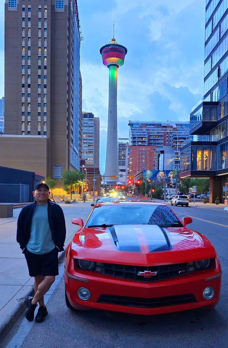BCD_Albert's tweet image. Taking a leisurely stroll on this Sunday evening!❤️
#10pm #sundaynight #Calgary #Alberta #Canada 🍁