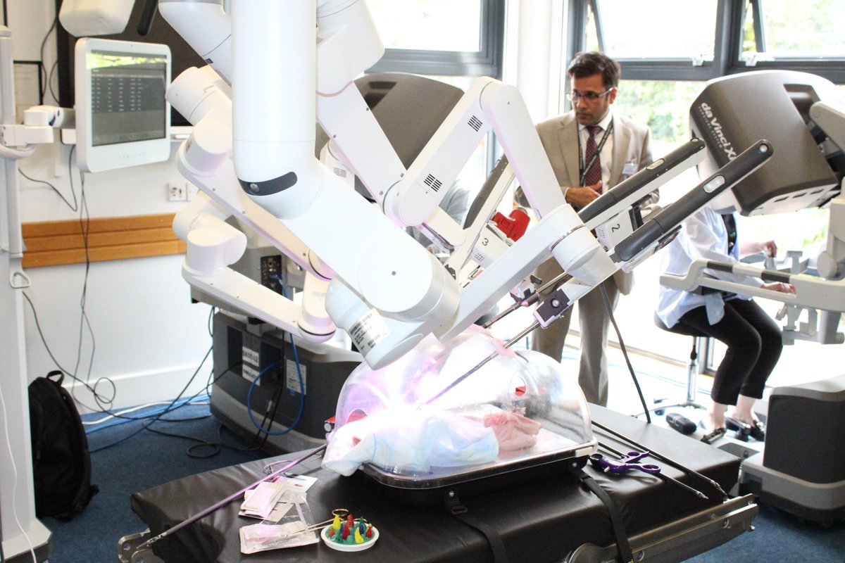 ICENICentre's tweet image. Our Introduction to Assisting in Robotics Surgery course is taking place today.

Delegates will be learning the importance of port placement, hands-on practice with docking and undocking, and observed live theatre sessions.

#roboticsurgery #FirstAssist

@ESNEFT @Team_ESNEFT