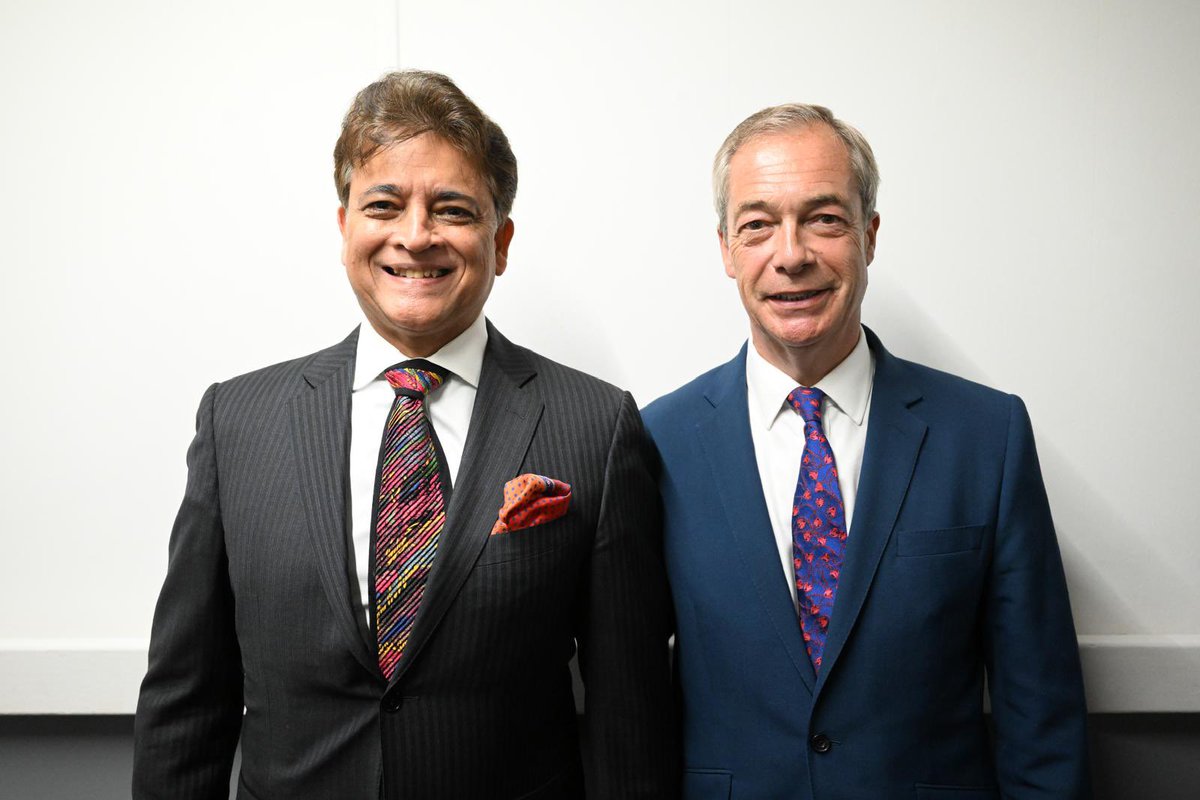 TarunGhulati's tweet image. The truly incredible, inspiring and nonpareil @Nigel_Farage . He is the leader our country needs. We need a leader like him, not the other pretenders. Be the catalyst for Change and vote for @Reformuk #BritainNeedsReform #Leaders #NigelFarage @TiceRichard #ge2024 #tarunghulati