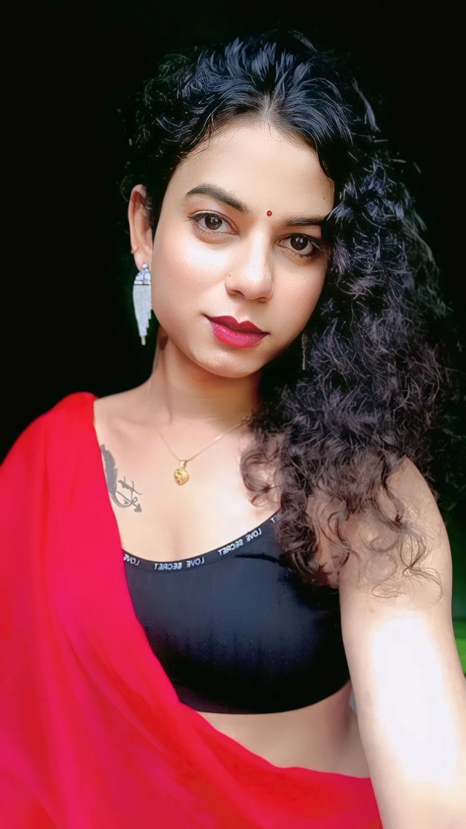 Narayanidarloo's tweet photo. Pardeshi pardeshi jana nahi..... mujhe chod ke... mujhe chod ke...
#narayanidarling #love #pardeshiraja https://t.co/GFXXRBegQ1