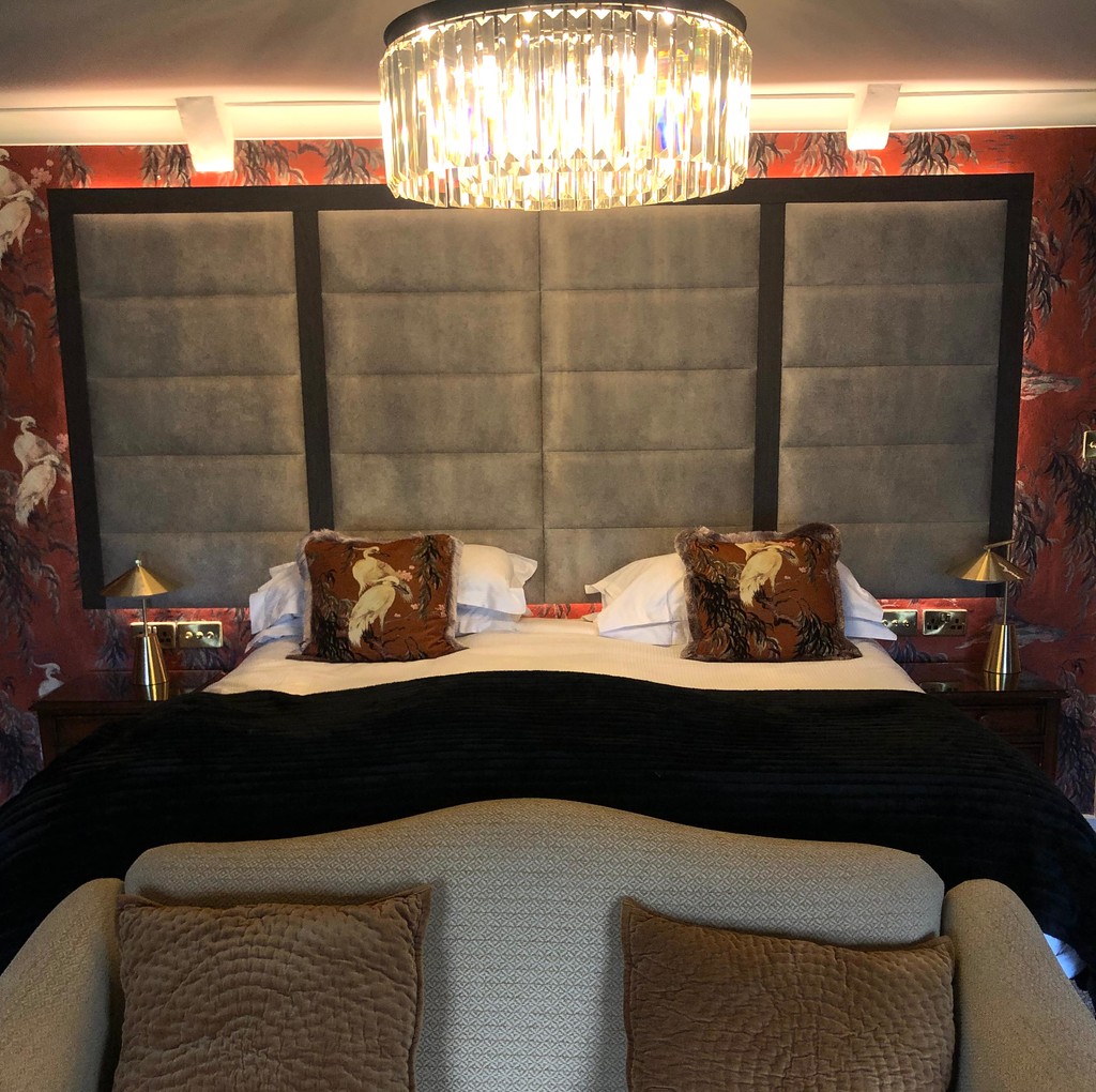 AAHospitality's tweet photo. “Come and rediscover the 5 #AASilverStar & 1 #AARosette @theburgoyne in #Reeth #NorthYorkshire, with its beautiful style. Looking gorgeous even on a rainy day.” 😍 - AA Inspector
Discover more on #RatedTrips > https://t.co/IxFtktnkGj
#visityorkshire #yorkshiredales #hospitality https://t.co/NpARjRnOH8