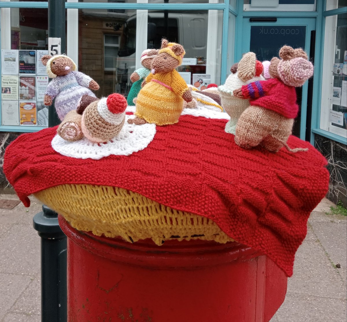 Wiveysqpostbox's tweet photo. #picnicmice, #summervibes #summermice https://t.co/MKEUTxANj1