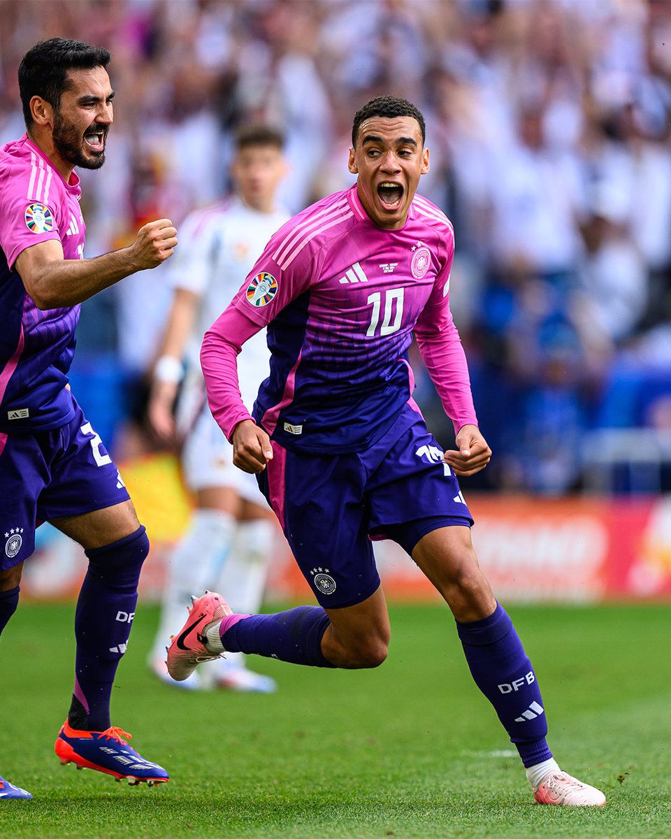 DFB_Team_EN's tweet image. MUSIALA IS ON FIRE 🔥

With 3️⃣ goals, @JamalMusiala is now the JOINT TOP SCORER at #EURO2024! 🌟

Can he add more on Friday? 🤔

#DFB #GermanFootball #GermanMNT

📸 Getty Images