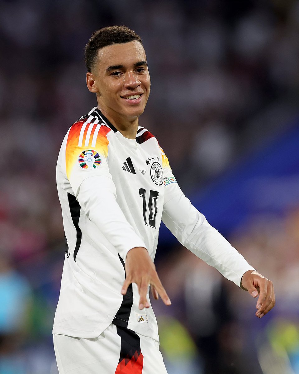 DFB_Team_EN's tweet image. MUSIALA IS ON FIRE 🔥

With 3️⃣ goals, @JamalMusiala is now the JOINT TOP SCORER at #EURO2024! 🌟

Can he add more on Friday? 🤔

#DFB #GermanFootball #GermanMNT

📸 Getty Images