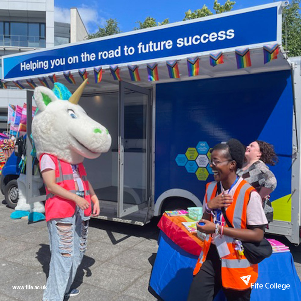 fifecollege's tweet image. 🌈😎 Thank you to everyone who chatted and laughed with us at Fife Pride in Kirkcaldy on Saturday. What a great day, with a fantastic turn out and the sun shining! 🦄🌈  

#BeProudBeYou