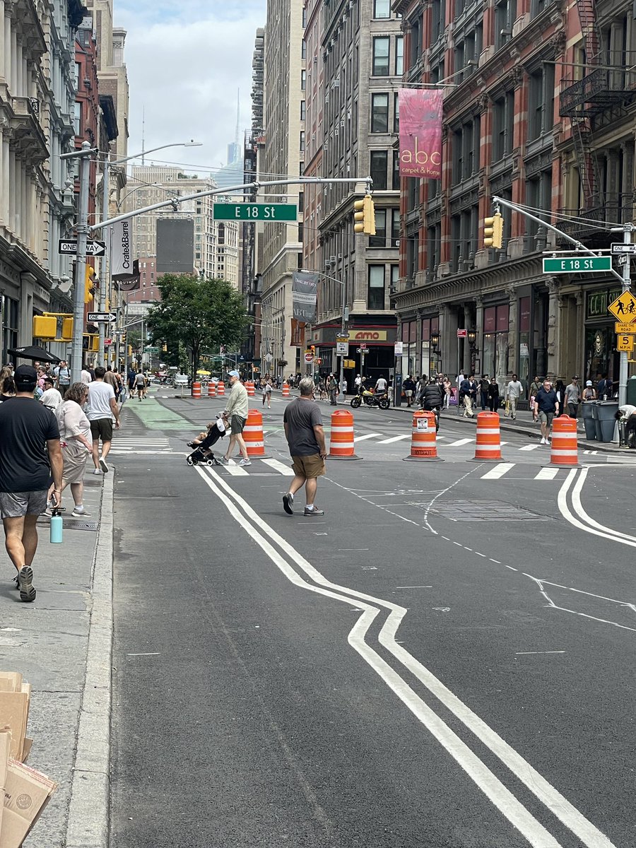 Broadway between 17th and 18th is becoming a plaza!  The birth of a new plaza on Broadway is always welcome, so thank you DOT!

Now we just need all the other blocks up to Columbus Circle to do the same, and NYC can have a street that will live up to its fame.