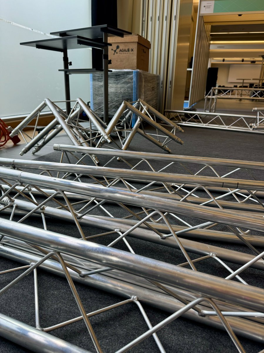 Open_6G_Hub's tweet photo. We are excited to announce our presence at this year’s 6G Conference in Berlin.
Today, we are busy setting up our booth, working tirelessly to prepare everything for the upcoming days. 🔨
We warmly invite you to visit us at our booth.

#berlin6g #dfki #innovation #6g https://t.co/LvoQuBtayJ