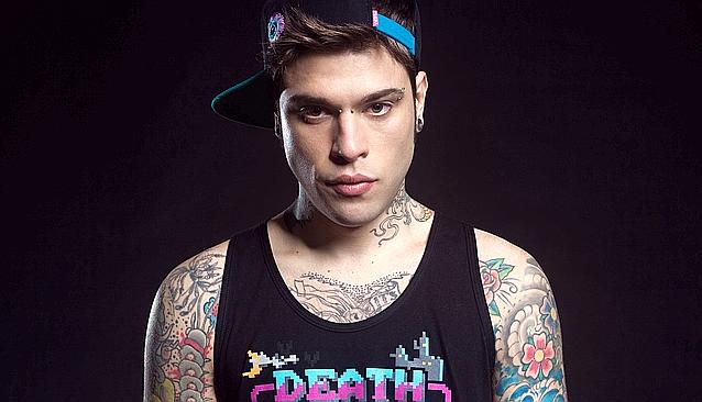 TUTTI I PERSONAGGI CON CUI FEDEZ HA LITIGATO DA INIZO CARRIERA FINO AD OGGI

Il thread poteva essere infinito ma ne ho selezionati quindici. Essendo molto lungo lo pubblicherò in cinque giorni, ogni giorno tre personaggi.
Iniziamo.