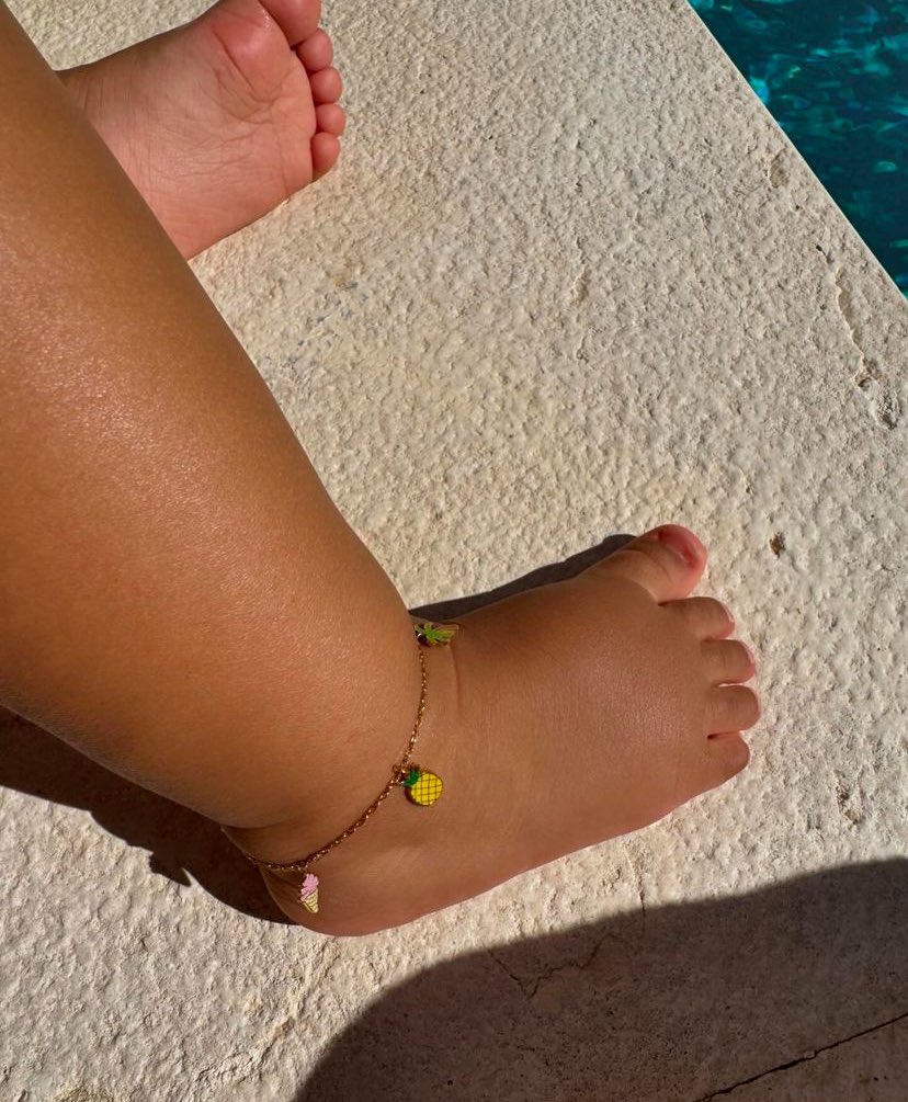 4LewisHamilton's tweet photo. little cherry 🍒 https://t.co/Fwcqj2qyfl