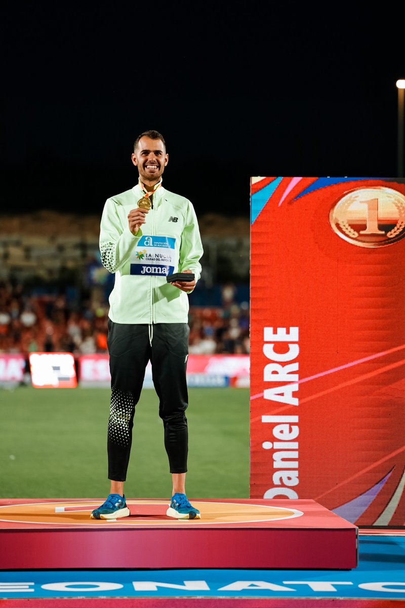 newbalanceES's tweet photo. ➡️ En los 3000m obstáculos, @danielarce_, @marttaserrano_ y @karitocaroca pusieron al #NBTeam por todo lo alto con sus increíbles actuaciones en el #CEAtletismo de este fin de semana. 🔥
¡A por más éxitos! 💫 https://t.co/9BuUMcYP2j