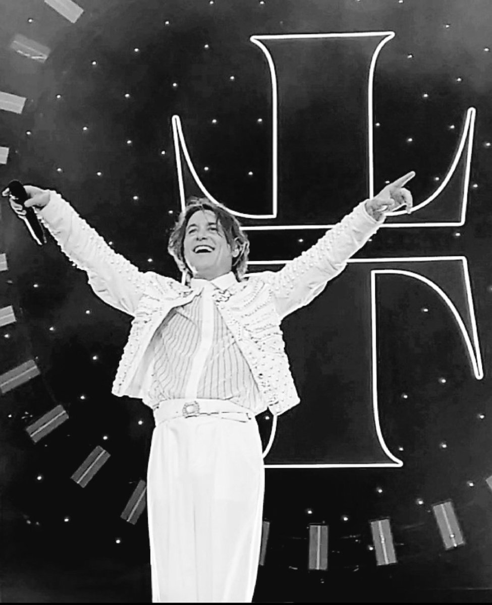 MoniqueBongartz's tweet photo. @OfficialMarkO ❤️❤️❤️
#thislifeunderthestars #takethat #markowen #Mönchengladbach https://t.co/7ECP8dOTMa