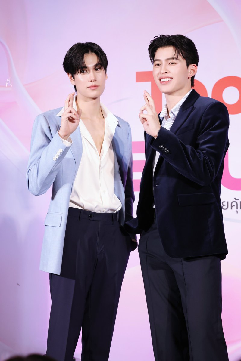 Maruko_ni's tweet photo. pw doing gojo pose too🥹

TOPS BEAUTY PONDPHUWIN

#HeadandShoulders2in1xPondPhuwin https://t.co/TbixxECIpN