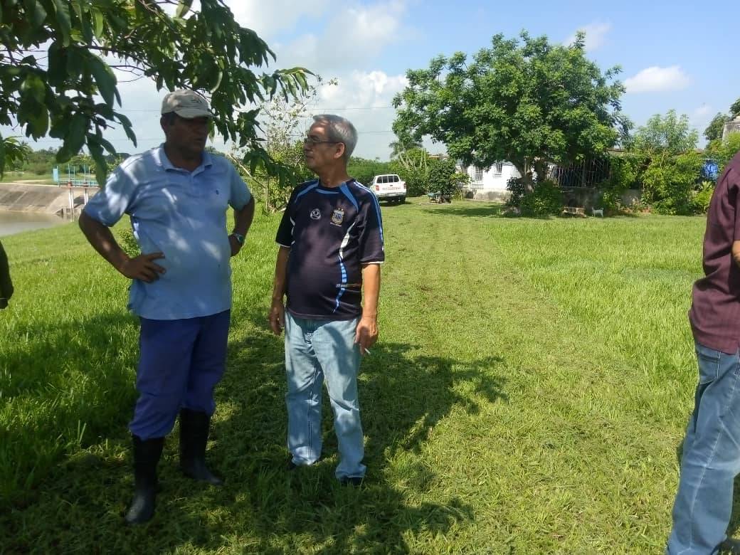 luis94518120506's tweet photo. Chequeo a la actividad agropecuaria en las obras hidráulicas de Artemisa por la Dirección Logística del OSDE GIAT
#SomosGIAT
#eahartemisa
#DPRHARTEMISA
#ArtemisaJuntosSomosMas https://t.co/Hvlhv7XYj8