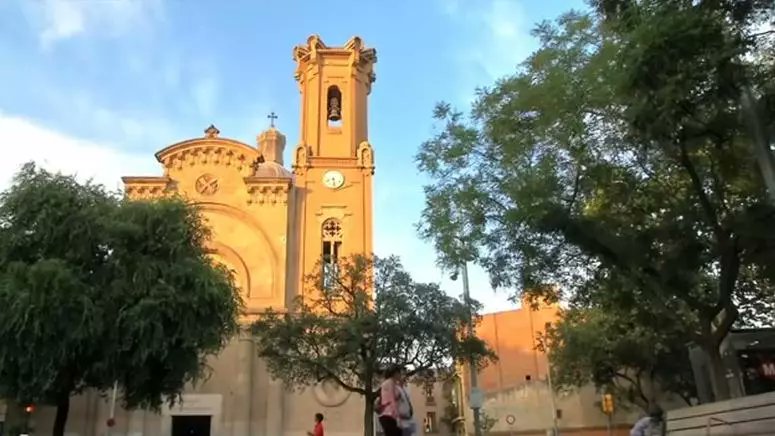 diariARA's tweet photo. Dues germanes se suïciden a Barcelona hores abans de ser desnonades

https://t.co/61LP1dvSwx https://t.co/7yIJnIVJO0