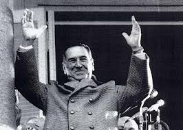 BaraldiSantiago's tweet photo. Hace 50 años moría el que participó en el golpe del 30 y el 43, el que dejó ingresar nazis al país. El de alpargatas sí, libros no. El de las chicas de la UES, el pedófilo. El del 5x1, el del alambre de fardo, creador de la Triple A, imberbes y estúpidos. Perón, atraso y pobreza. https://t.co/cWFxlGl1ph