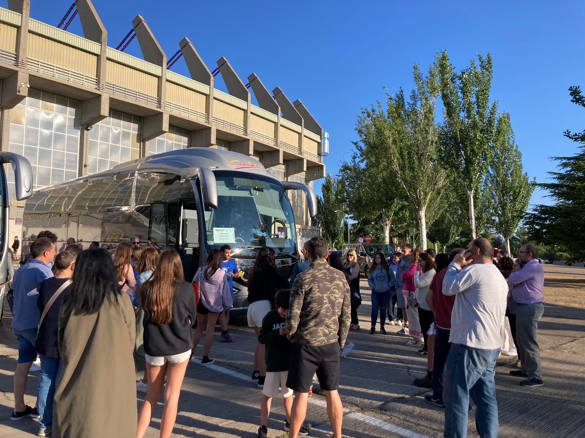 JuventudCYL's tweet photo. #REDACTIVA 2024 | SALIDA
🚌 La explanada del campo de fútbol 'José Zorrilla' fue el punto de encuentro para una salida con más de 700 participantes.
🏄♂️🏌️🏊♀️🚴♀️🏕 #CastillayLeón recoge diversas actividades como #multiaventuras, #tecnológicas, #rock y #náuticas.
½ https://t.co/ju9gfeRjwp