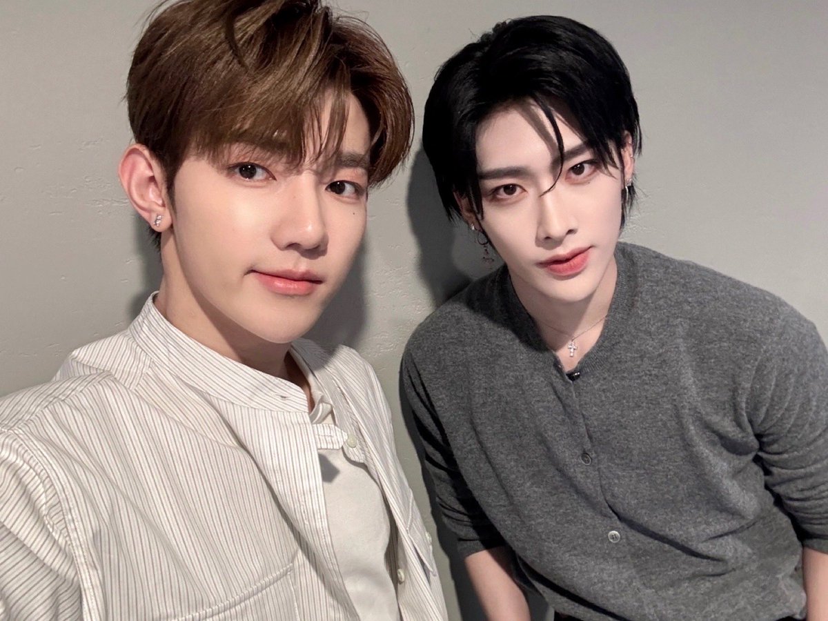_𝗭𝗘𝗥𝗢𝗙𝗢𝗖𝗨𝗦

톡파원 하오, 리키와 함께 떠날 ZEROSE 모여라🌹

#ZEROBASEONE #ZB1
#제로베이스원