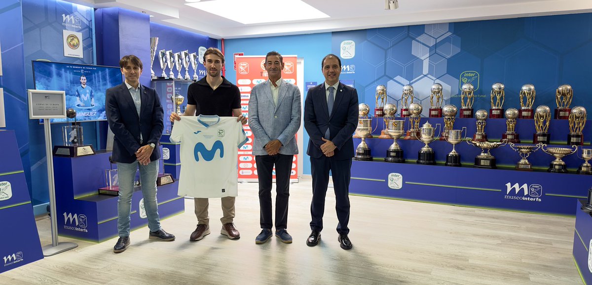 📸✍🏻 𝙋𝙧𝙚𝙨𝙚𝙣𝙩𝙖𝙘𝙞𝙤́𝙣 𝙤𝙛𝙞𝙘𝙞𝙖𝙡

Javi Mínguez nuevo fichaje de #MovistarInterFS 24/25. Un refuerzo de lujo para la plantilla interista, tras realizar una brillante actuación en la temporada 23/24. 

¡BIENVENIDO! 

👉🏻 intermovistar.com/2024/07/01/jav…

#MovistarInterFS