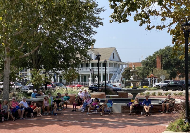 CityofFoley's tweet photo. Updating park rules is one of the items on Monday's agenda for the Foley City Council.
More on the agenda: 🔗https://t.co/bpqUQMiXcC
#foleyalabama #CityCouncil https://t.co/AOjpQkkSwQ