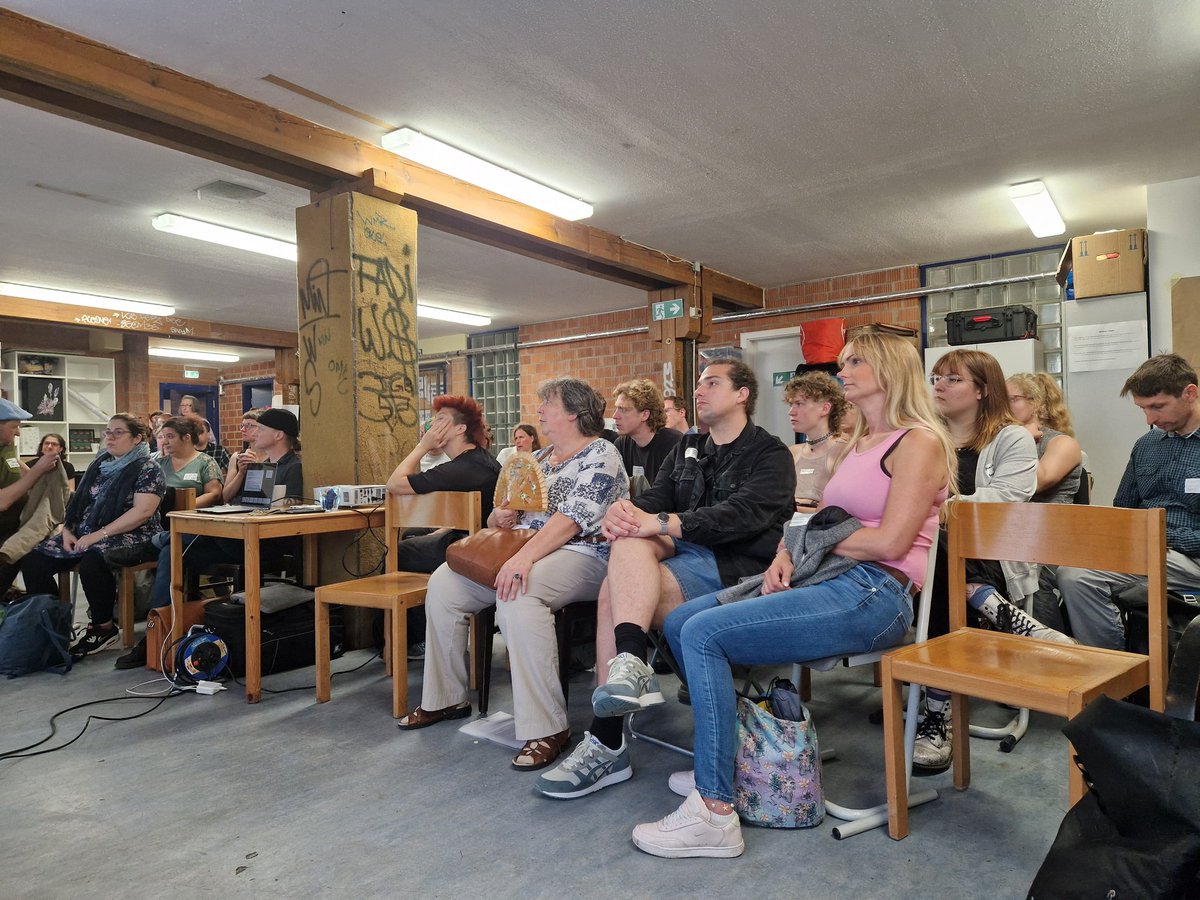 💫💥Heute beim Kick-Off des "Kompetenznetzwerk Gesundheitliche Versorgung von #Menschen ohne eigenen #Wohnraum" im #CoLab in #Berlin👏mit Vorstellung eines Konzeptentwurfs eines Geundheitszentrums für #wohnungslose Menschen ohne ausreichende #Krankenversicherung.