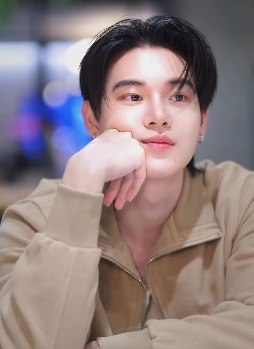 jutamas0526's tweet photo. ไม่ไหววว หล่อละมุนมากกก 

#KotaXYinwar
@yinyin_anw #yinyin_anw #หยิ่นวอร์

Cr.gemsstone https://t.co/HWF8vmfM0D