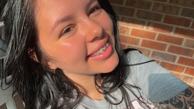 yall still like face only pics?🫣💗 https://t.co/JjkJsBJIKK