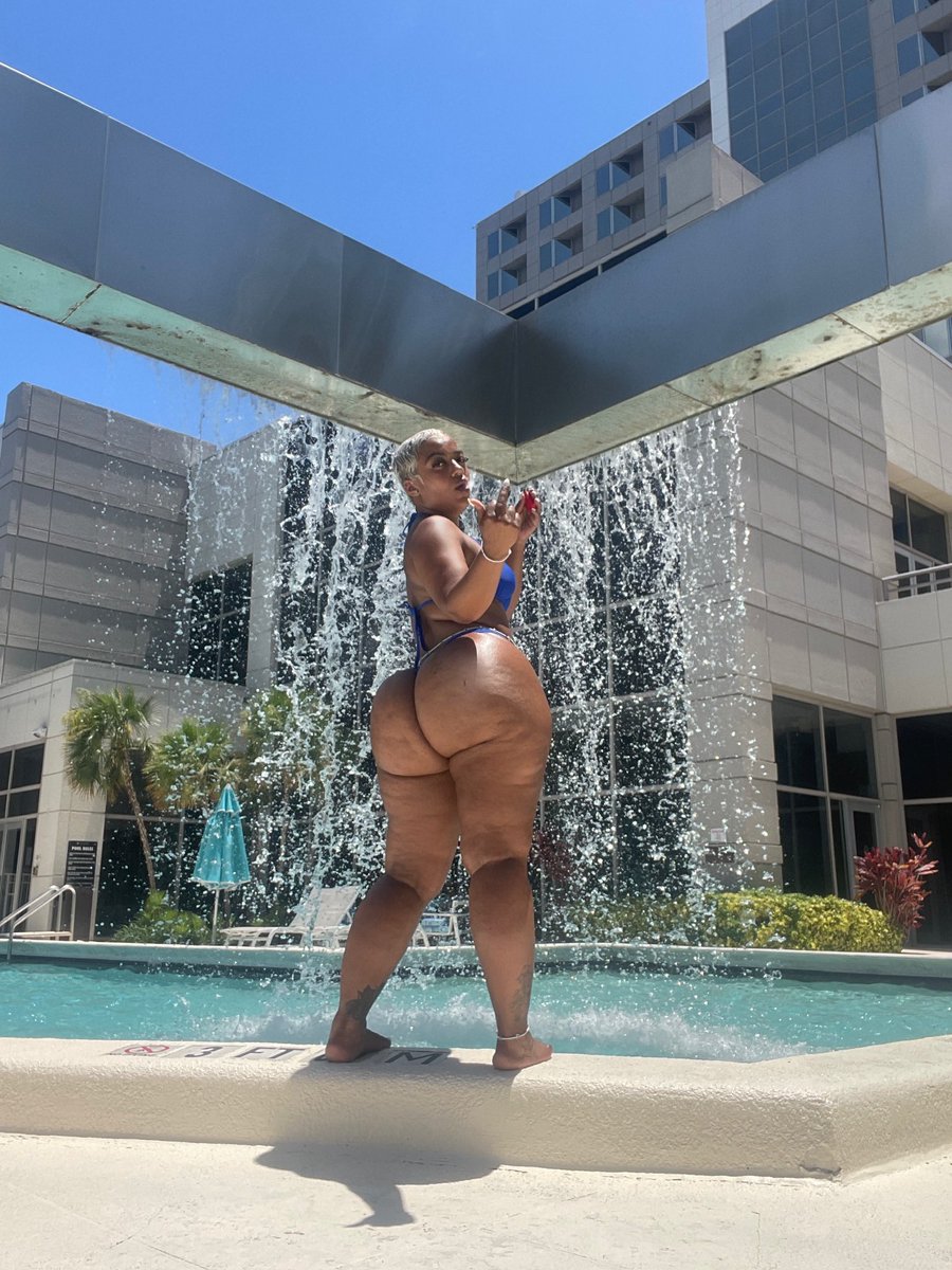 Emt , Model  love ya self stay positive always 
Follow my links below 
onlyfans.com/kstorment

instagram.com/storm19900?igs…