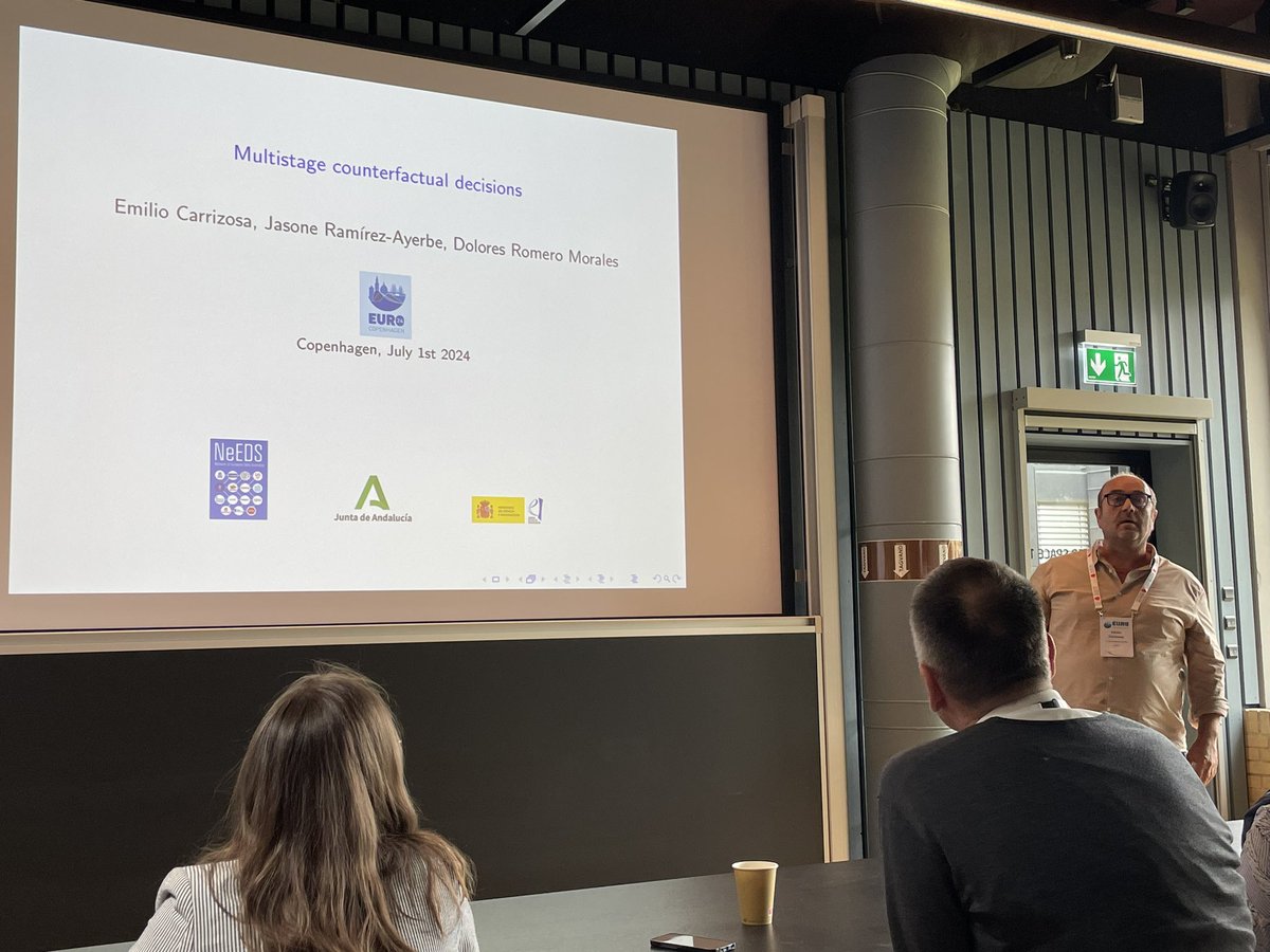 DoloresRomeroM's tweet image. Counterfactual plans at the European Conference in #OperationalResearch @k_conference by @emiliocarrizosa #XAI #orms ! First few slides about the PhD thesis of @jasoneramirez 💜💜💜💜💜