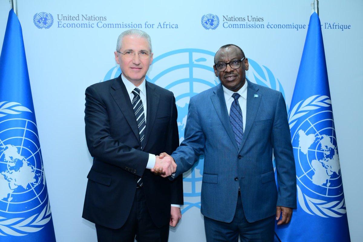 ECA_OFFICIAL's tweet image. Met w/ @COP29_AZ  Pres. Mukhtar Babayev to discuss Africa’s priorities &amp;amp; common position on financing - Loss &amp;amp; Damage; alternative #ClimateFinancing; carbon markets &amp;amp; green bonds pricing; #GFI Reform &amp;amp; #SDR concessional loans to mitigate debilitating climate impact&quot; @claverGatete